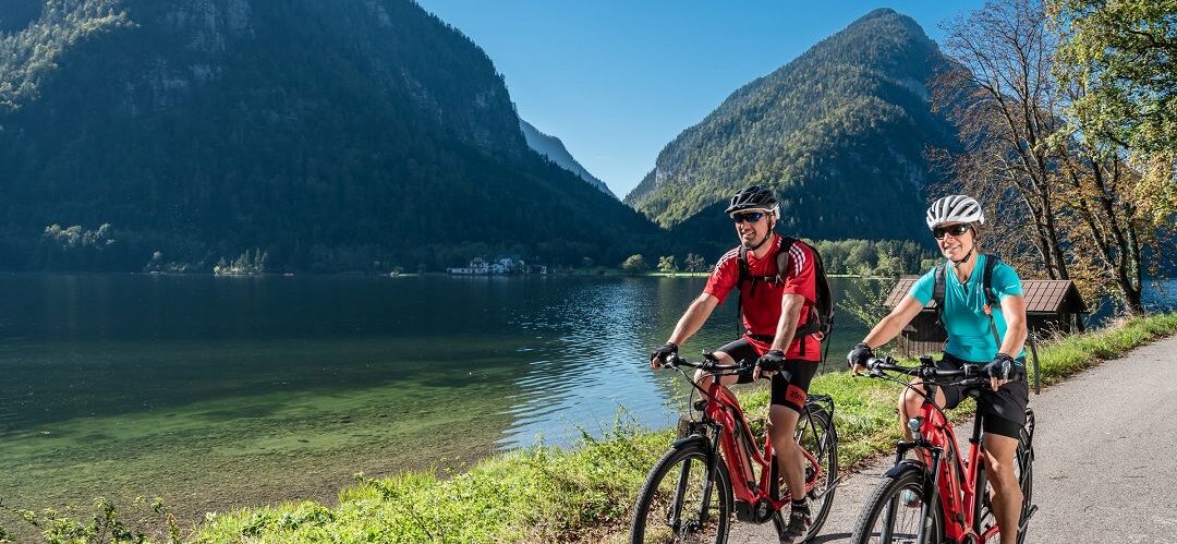 Mountainbiketour-Hallstaettersee_©-Oesterreich-Werbung_Martin-Steinthaler-tinefoto-com