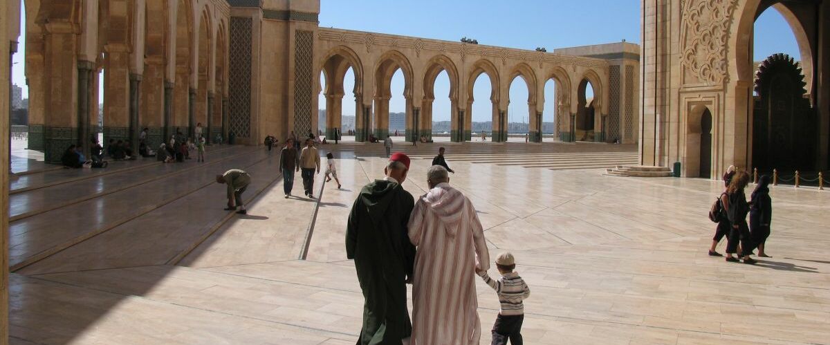 Vorhof Moschee Hassan II UL_© Marokkanisches Fremdenverkehrsamt