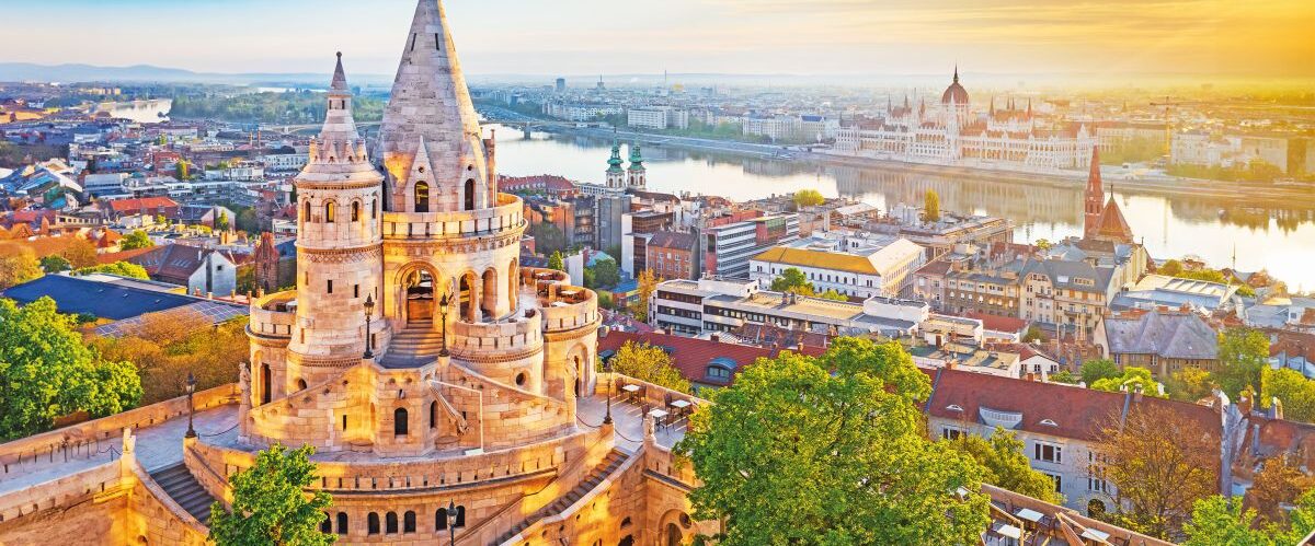 Budapest,,Hungary,-,Beautiful,Golden,Summer,Sunrise,With,The,Tower