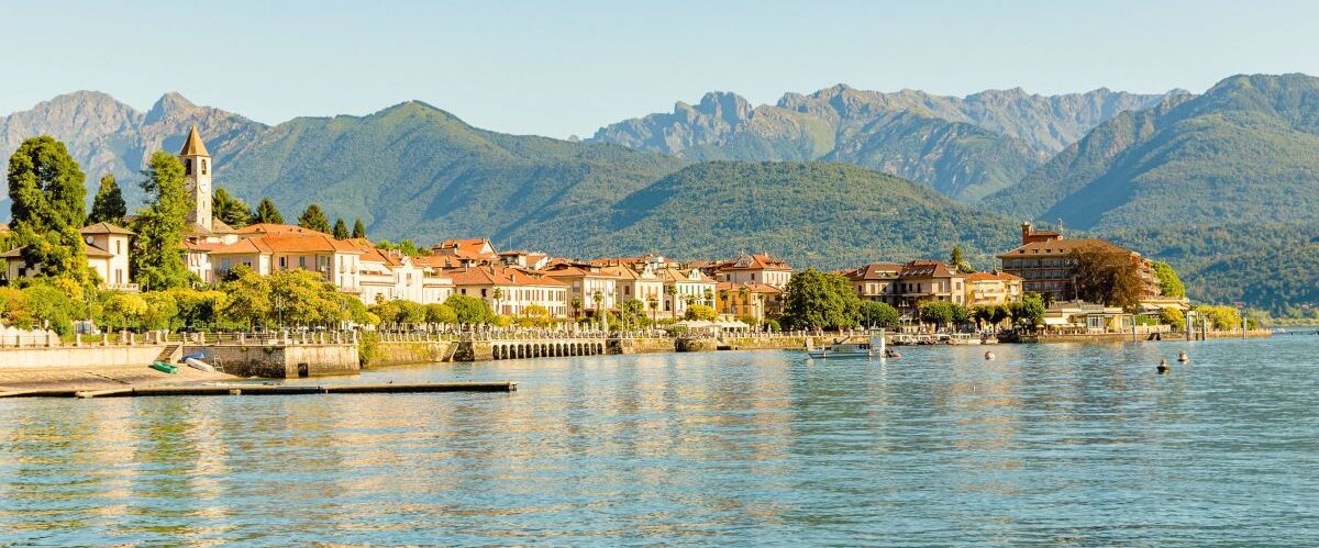 Baveno_Lago-Maggiore_herbst©elitravo-stock.adobe.com