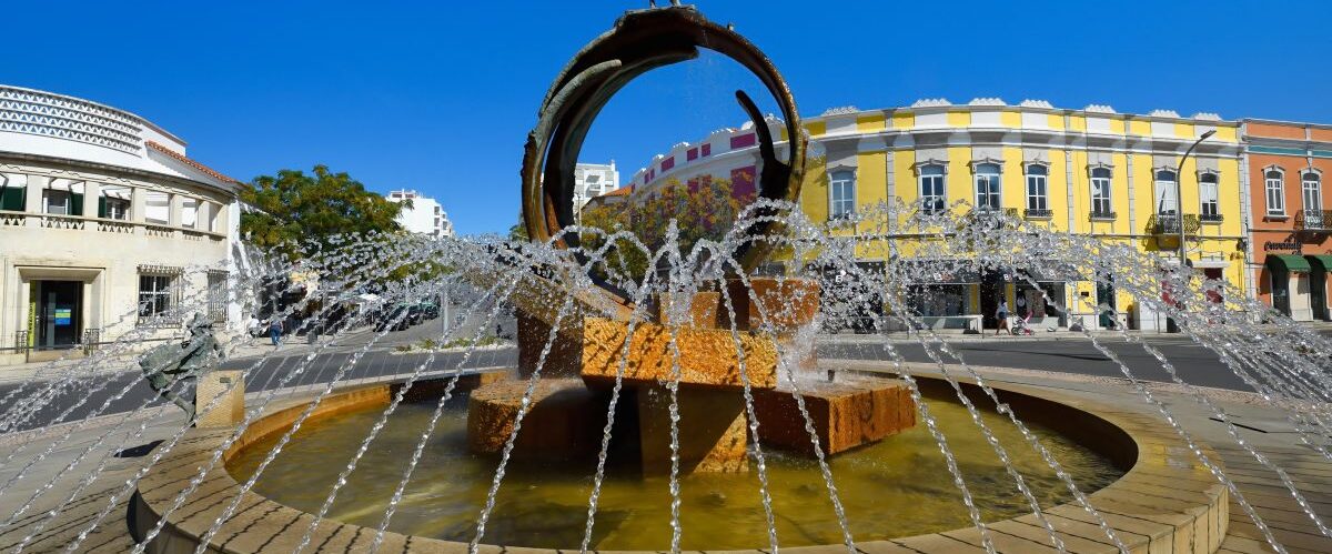 Roundabout,With,Fountain,In,The,City,Center,,Loule,,Faro,District,
