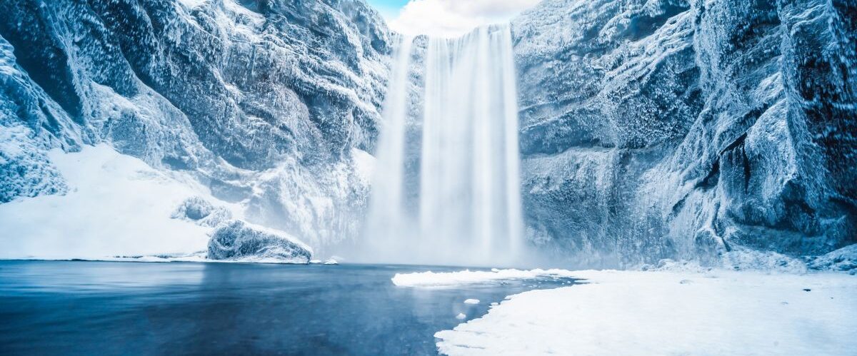 Majestic,Nature,Of,Winter,Iceland.,Impressively,View,On,Skogafoss,Waterfal.