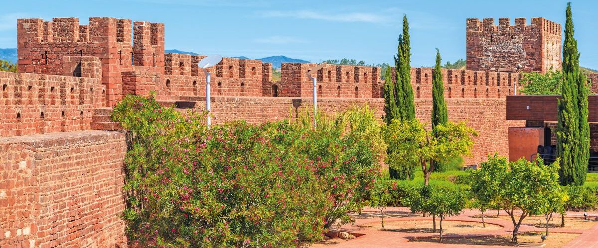 Burg-Silves_shutterstock_282700253_Pawel Kazmierczak