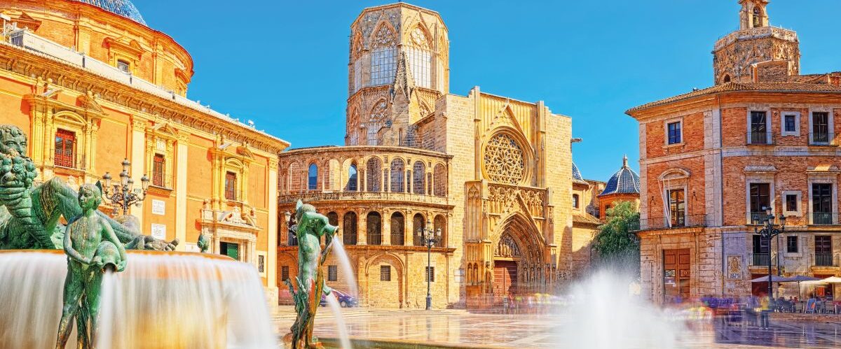 Fountain,Rio,Turia,On,Square,Of,The,Virgin,Saint,Mary,