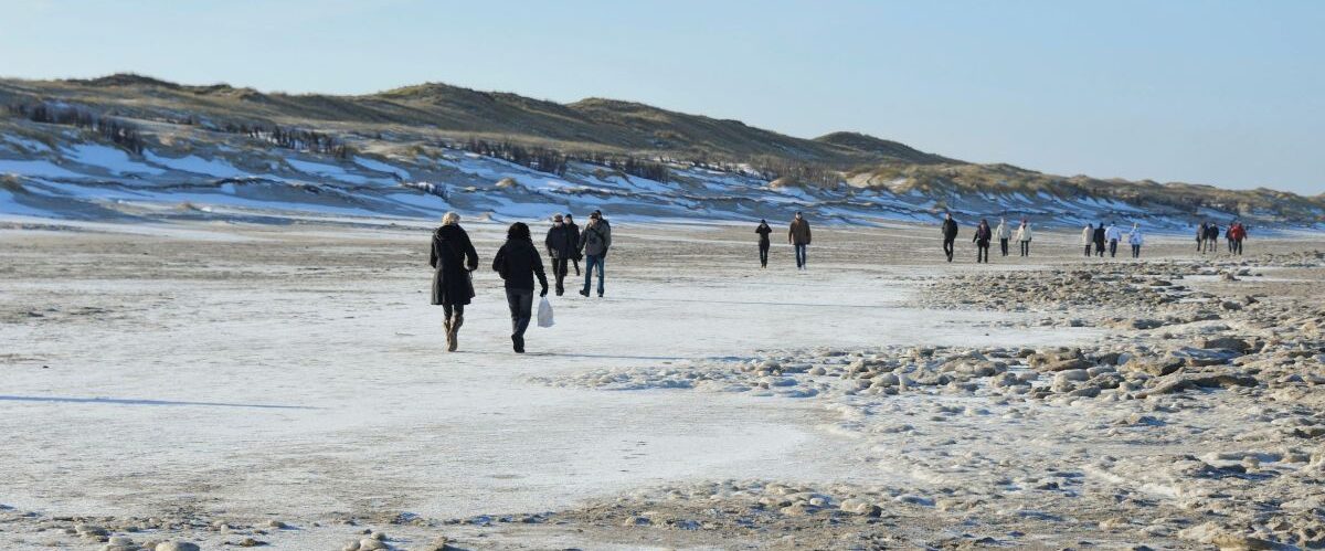vereister Strand am Nordstrand, Norderney, Ostfriesische Inseln, Reg.-Bez. Weser-Ems, Landkreis Aurisch, Niedersachsen, Deutschland, Europa | North Be