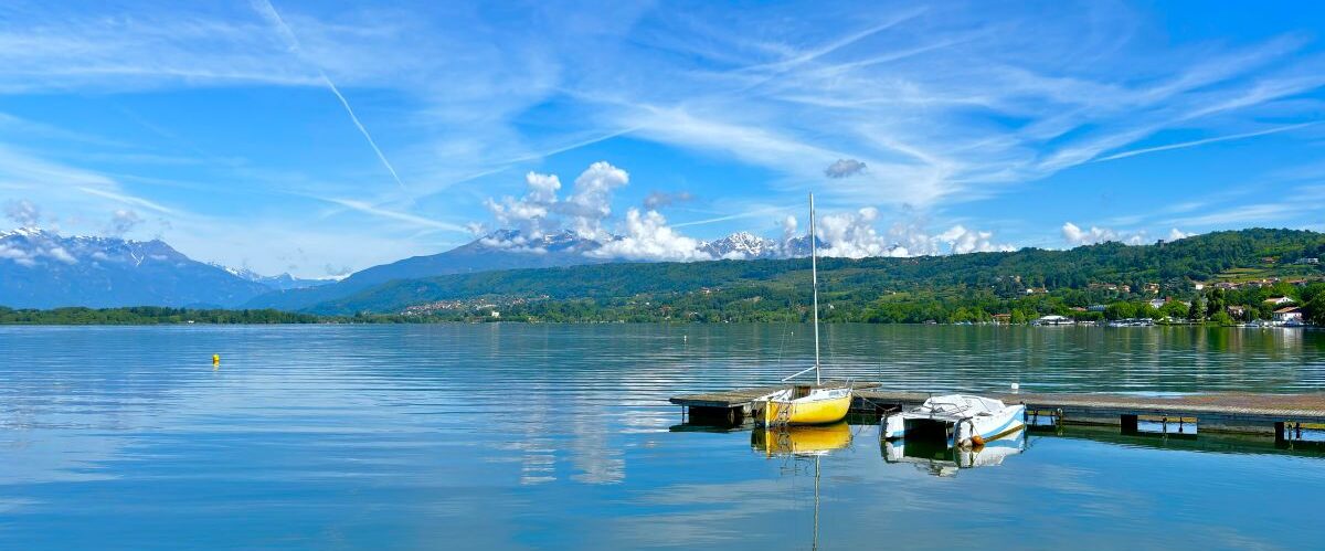 lago di viverone in italia, viverone lake in italy